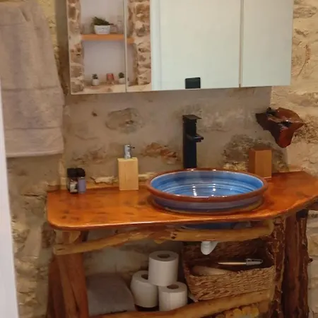 Vila Kosta *